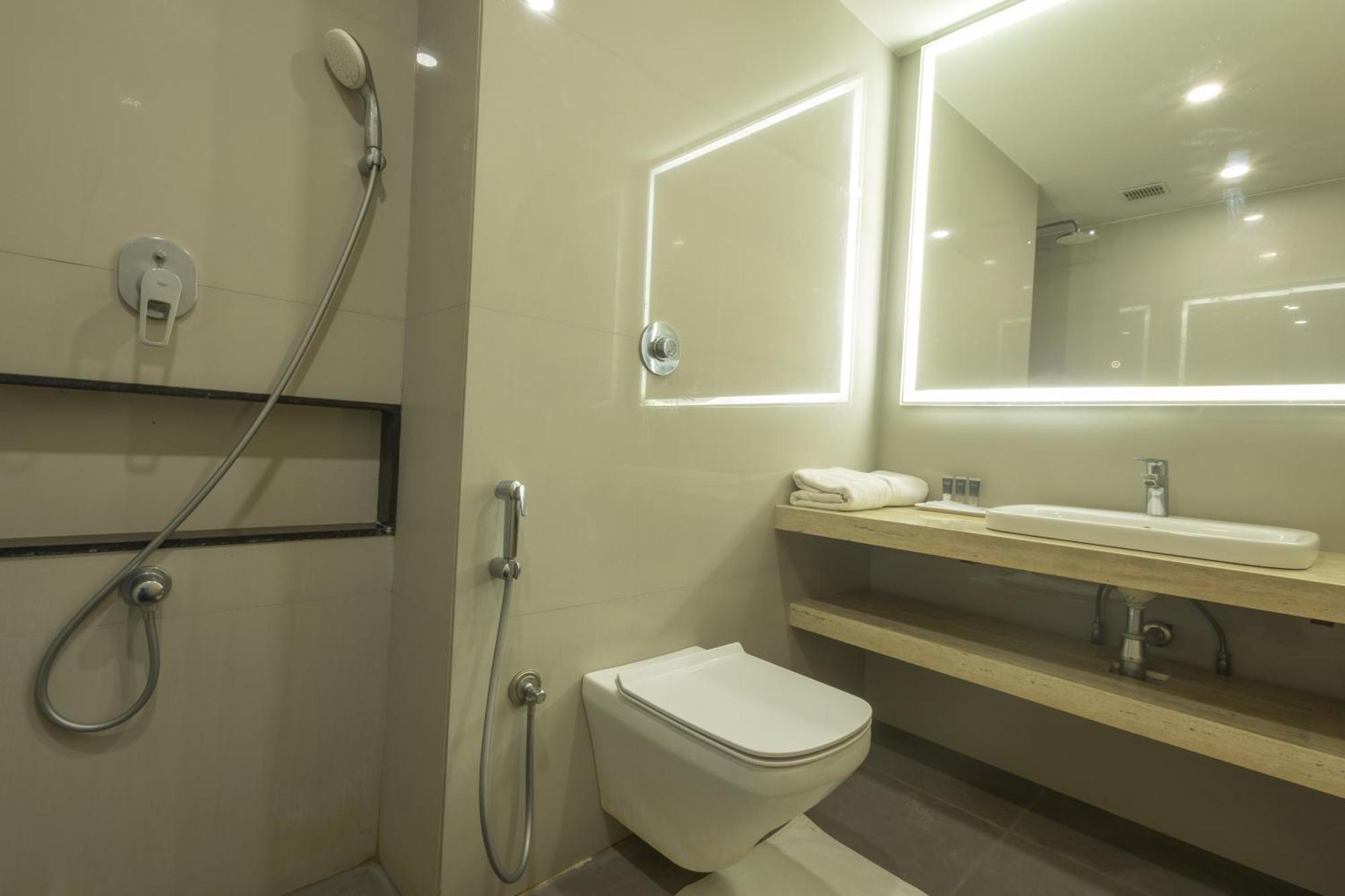 Hotel Parsons Court Диндуккал Экстерьер фото