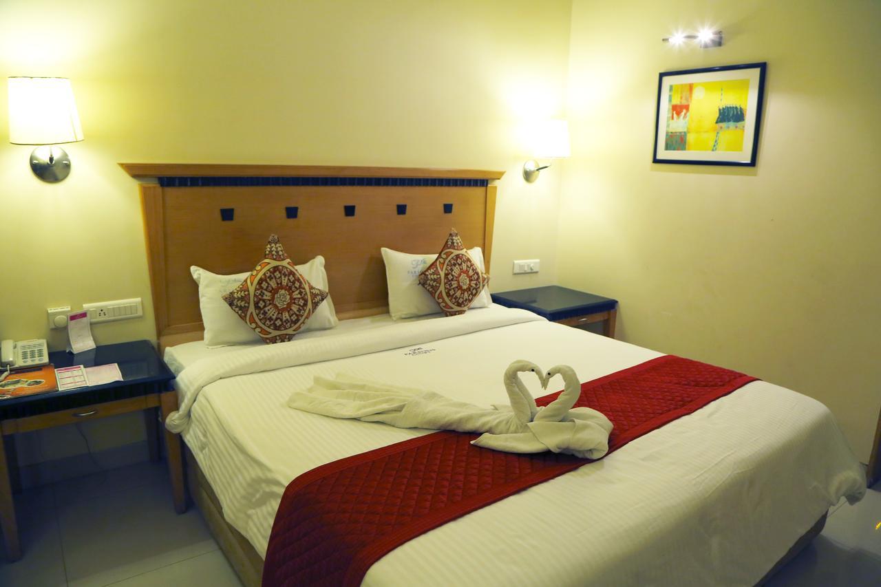 Hotel Parsons Court Диндуккал Экстерьер фото